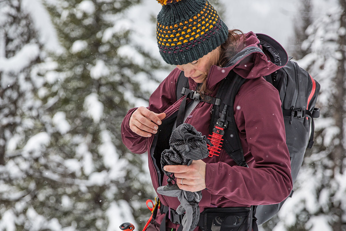 Hardshell vs. softshell jackets (opening up softshell)